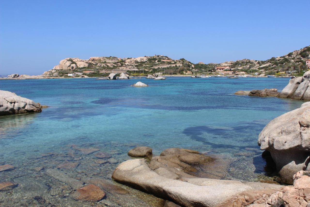 Residence Con Piscina A 4 Km Da Baja Sardinia Cala Bitta Exterior foto